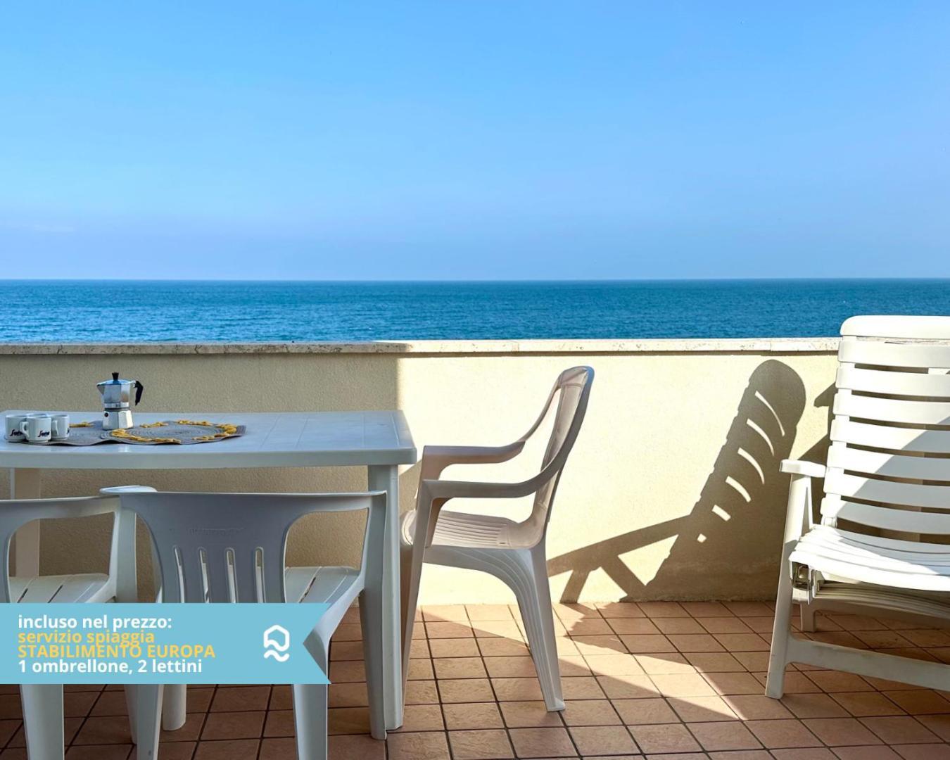 Rs321 - Marcelli, Trilocale Fronte Mare Con Spiaggia Inclusa Exterior photo